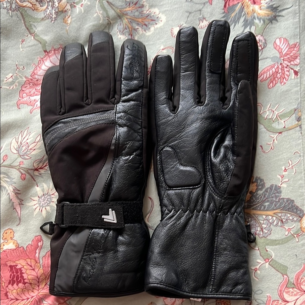 Black Winter Gloves